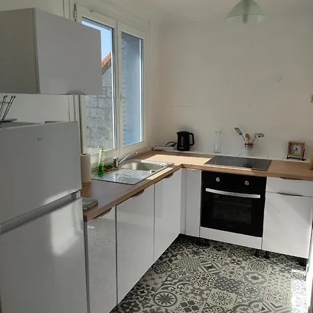 Becassine 50metres Plage,centre.