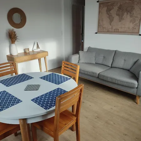 Becassine 50metres Plage,centre. *