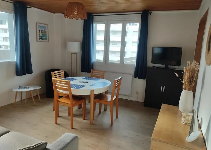 Becassine 50metres Plage,centre. Apartment *